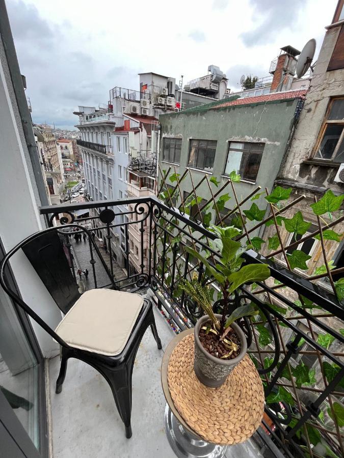 Royal Galata Hotel Istanbul Exterior photo